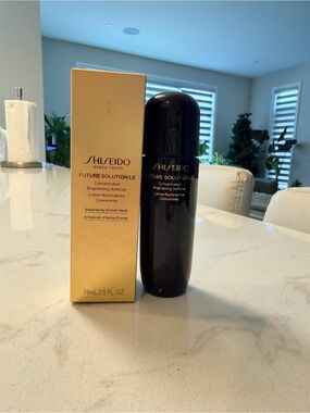【Brand New】Shiseido Future Solution LX Concentrated Brightening Softener 74ml